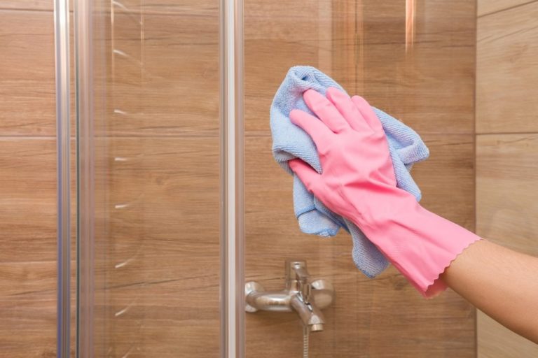 10 Best Cleaners For Glass Shower Doors In 2022 Reviews And Top Picks