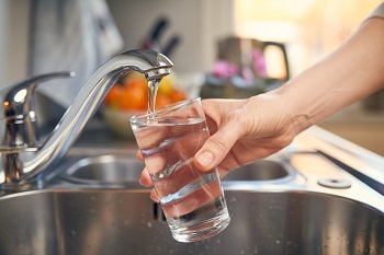 glass with tap water_shutterstock_sonsart