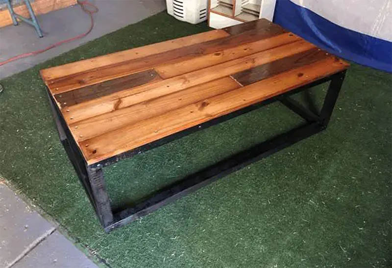 30 Free DIY Pallet Table Plans You Can Make Today (With Pictures ...