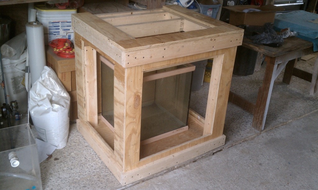 Cube aquarium stand