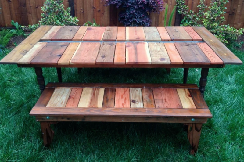 DIY Reclaimed Wood Flat-Pack Picnic Table With Planter/Ice Trough 