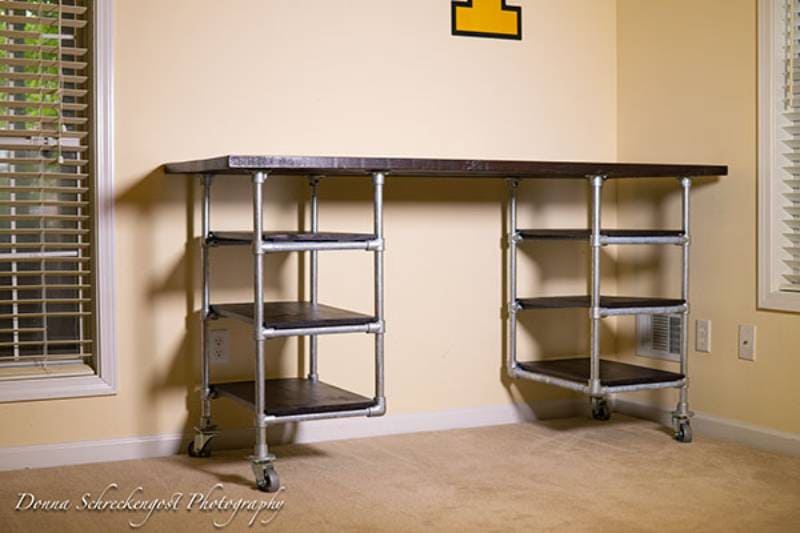 DIY Industrial Pipe Desk