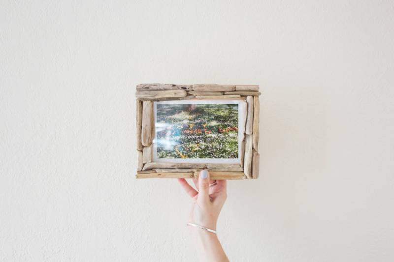 DIY driftwood picture frame