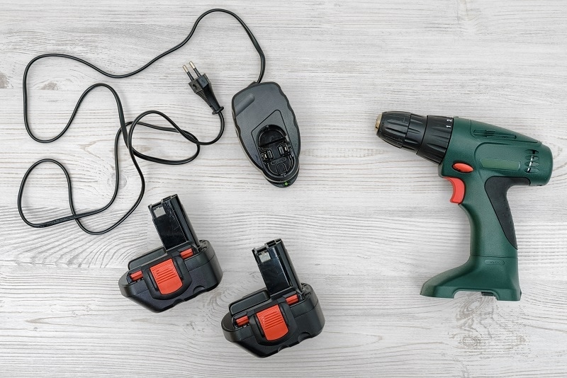 Use cordless discount drill without battery