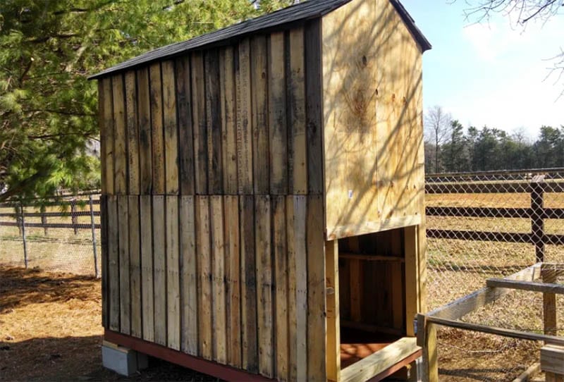 Pallet Chicken Coop by Summers Acres