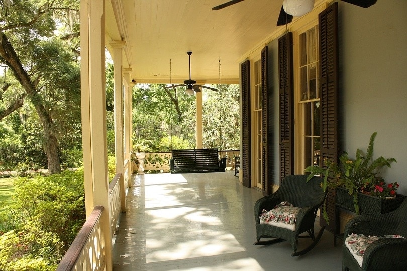 Porch swing