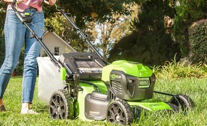 10 Best Push Lawn Mowers of 2024 - Reviews & Top Picks | House Grail