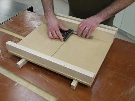 Super-precise table saw sled