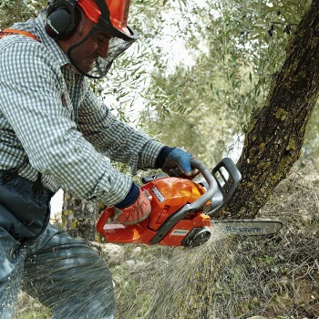 https://housegrail.com/wp-content/uploads/2021/08/a-lightweight-chainsaw.jpg