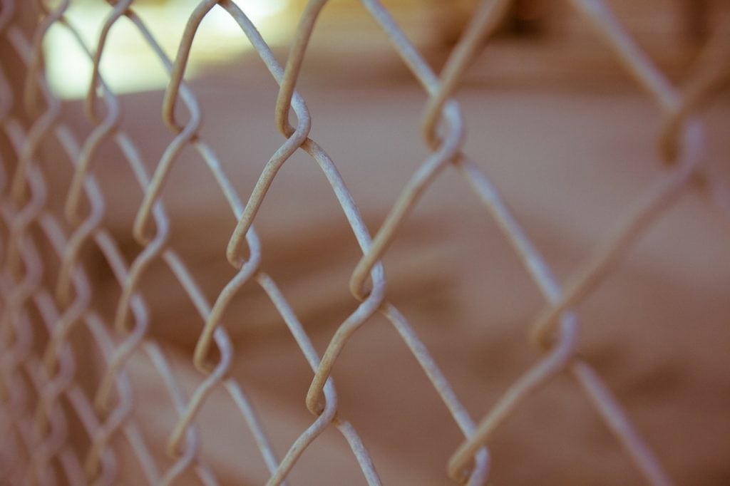 how-to-cut-a-chain-link-fence-6-easy-steps-house-grail