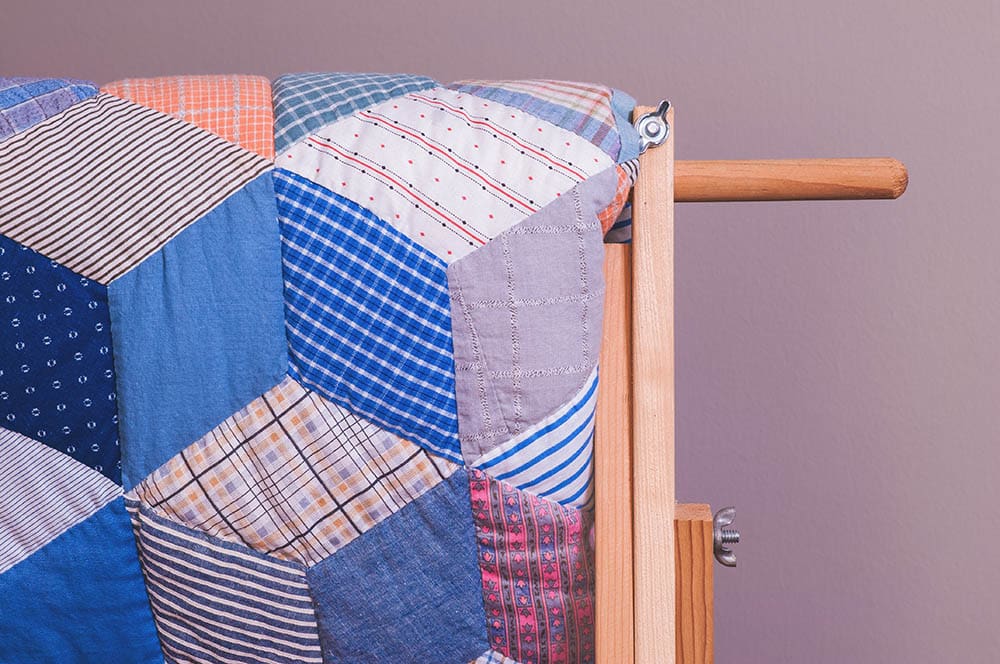 12 Free DIY Quilt Rack Plans You Can Make Today (with Pictures)