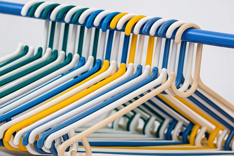 clothes-hangers-pixabay