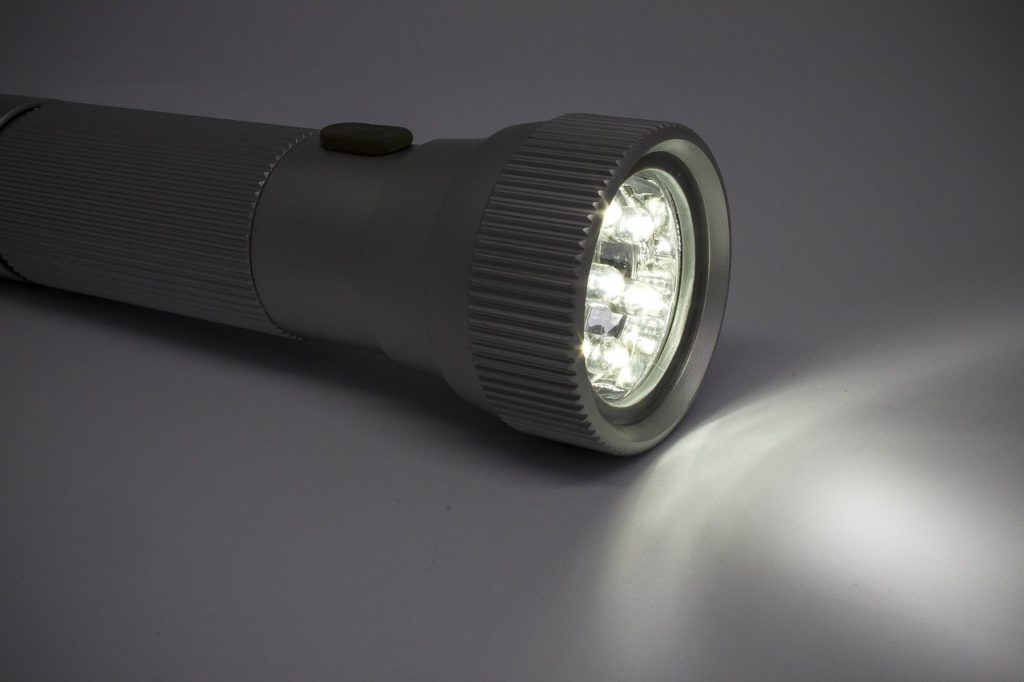 https://housegrail.com/wp-content/uploads/2021/08/flashlight-2-1024x682.jpg