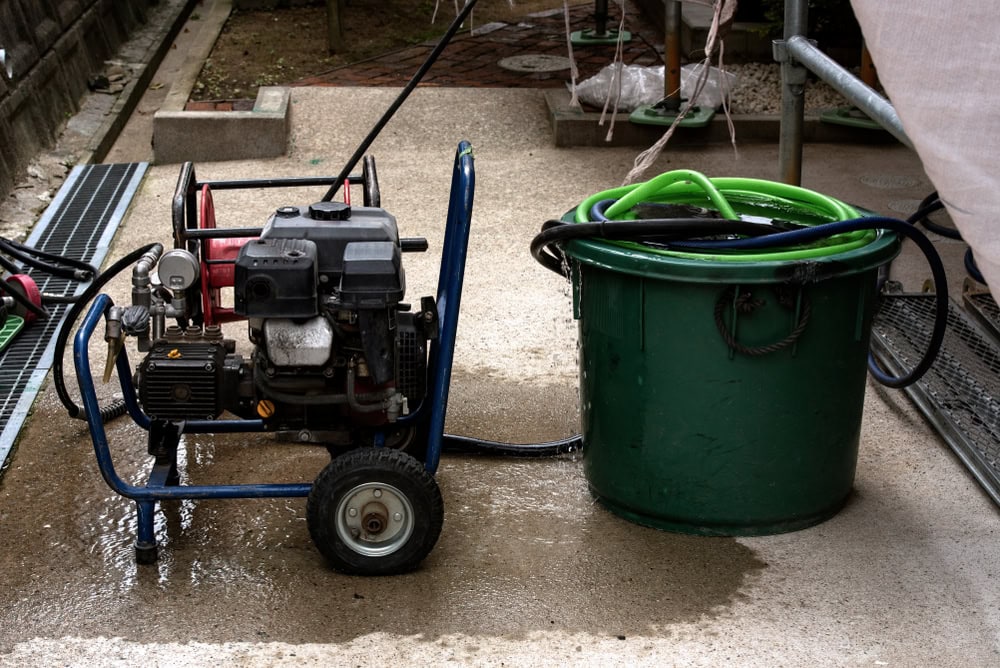 gas powered pressure washer