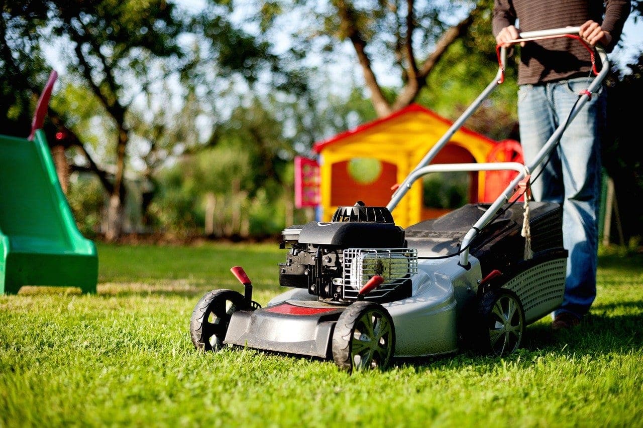 SelfPropelled vs Push Mower How Do You Choose? House Grail