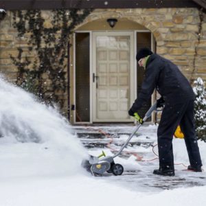 9 Best Electric Snow Shovels in 2022 - Reviews & Top Picks