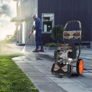 man using TACKLIFE GSH01B Gas Pressure Washer