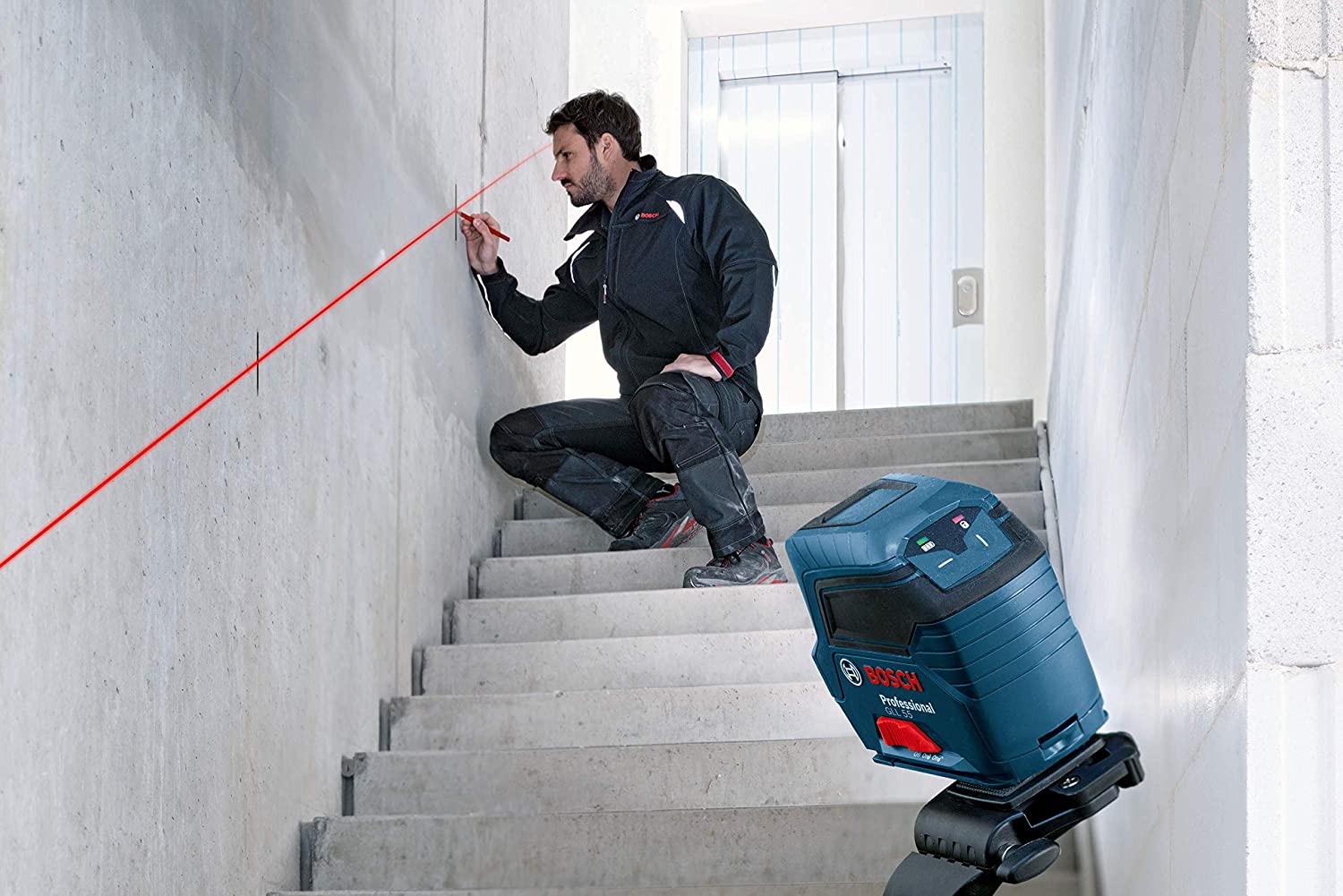 using Bosch Self-Leveling Cross-Line Red-Beam Laser Level GLL 55