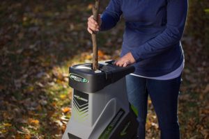 using Earthwise GS70015 Garden Corded Electric Chipper