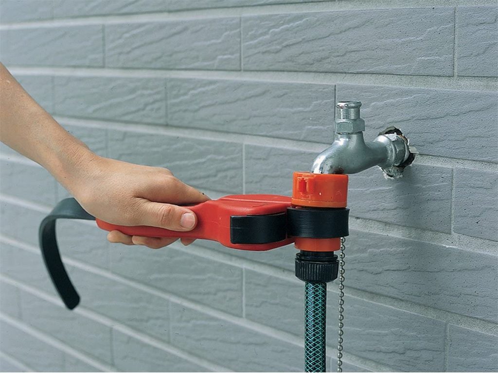 using General Tools 1566 Rubber Strap Wrench
