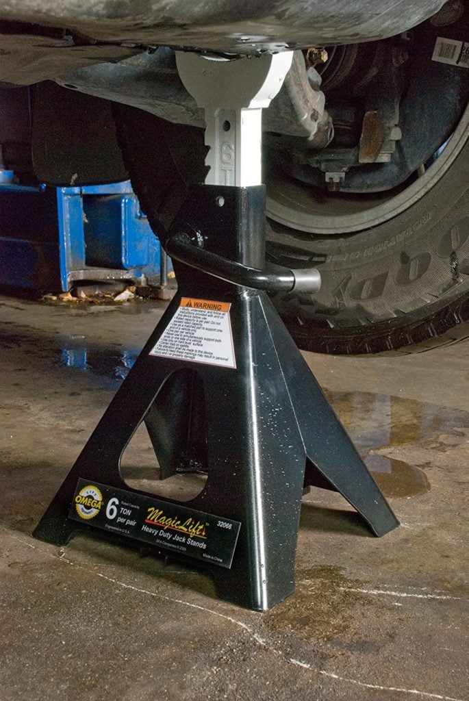 using Omega 32066 Magic Lift Black Jack Stand