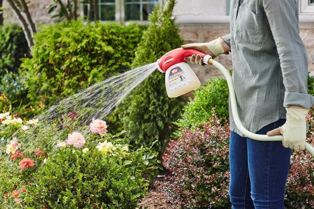 using Ortho 0841010 Dial N Spray Hose End Sprayer