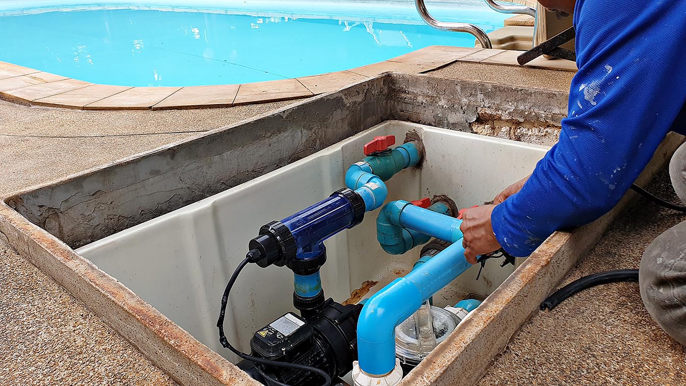 Variable Speed vs. Single Speed Pool Pumps: What's The Difference? | House  Grail