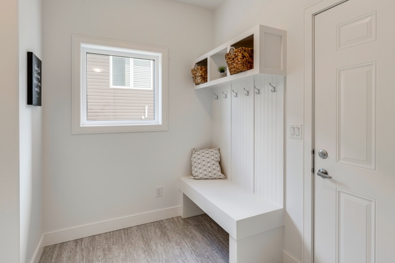 Small mudroom online bench