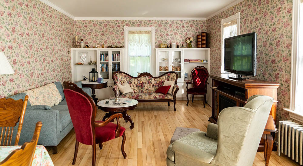vintage victorian interior
