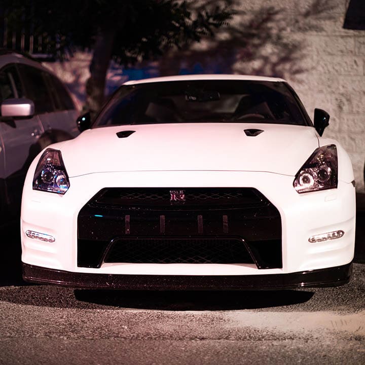 white nissan gtr