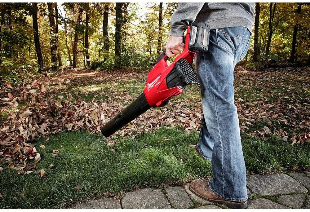 Milwaukee M18 Leaf Blower Review 2024 - Pros, Cons & Final Verdict ...