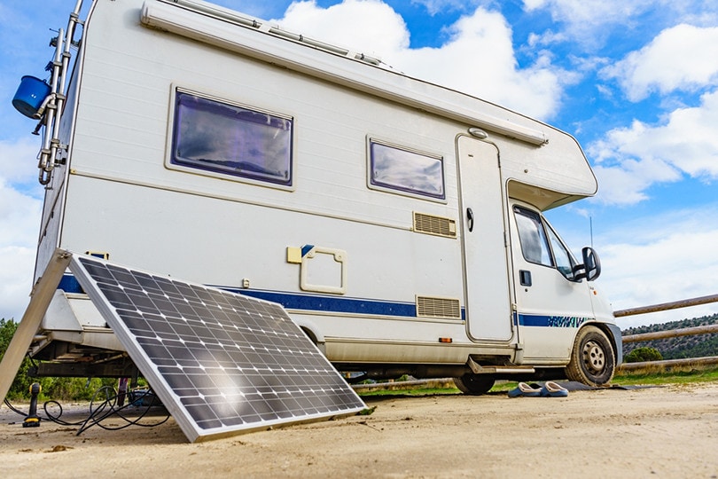 How to Hook Up Solar Panels to RV Batteries - 7 Easy Steps | House Grail