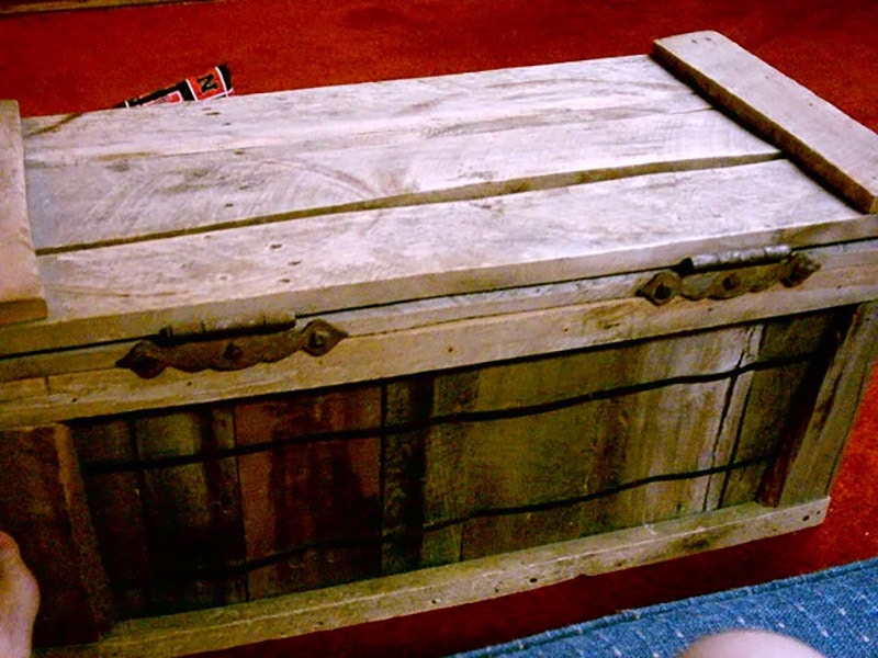 diy pallet trunk