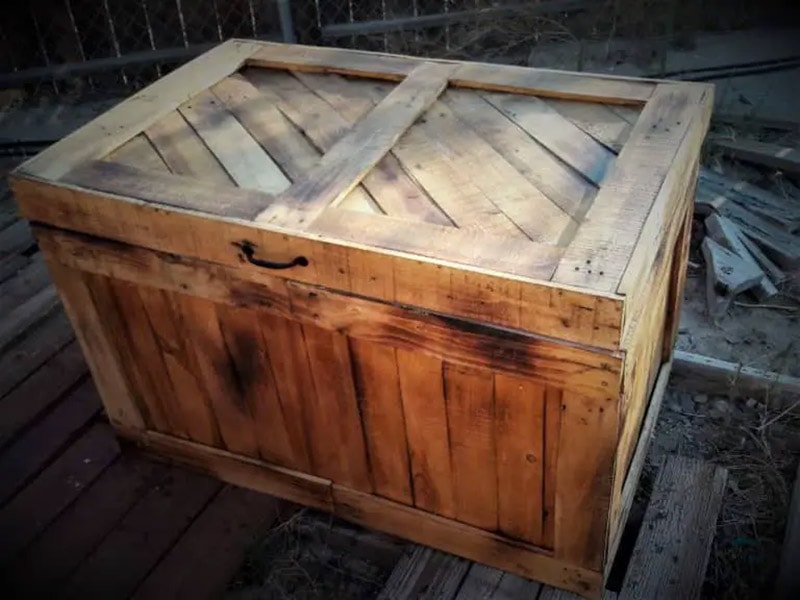 diy pallet wood storage chest