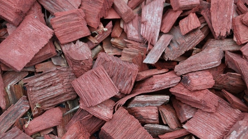 red wood mulch