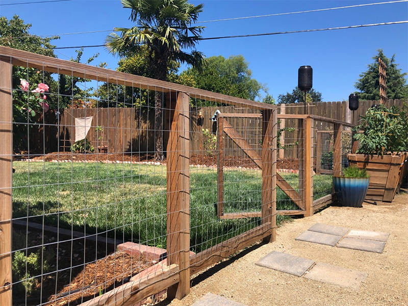 DIY Hog Wire Garden Fence