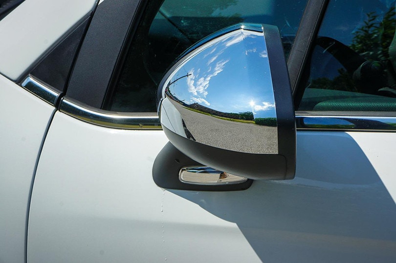 How Much Does It Cost to Replace a Side Mirror? (2024 Update) House Grail