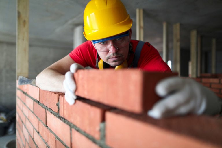 How Much Do Bricklayers Charge Per Brick? What You Need To Know