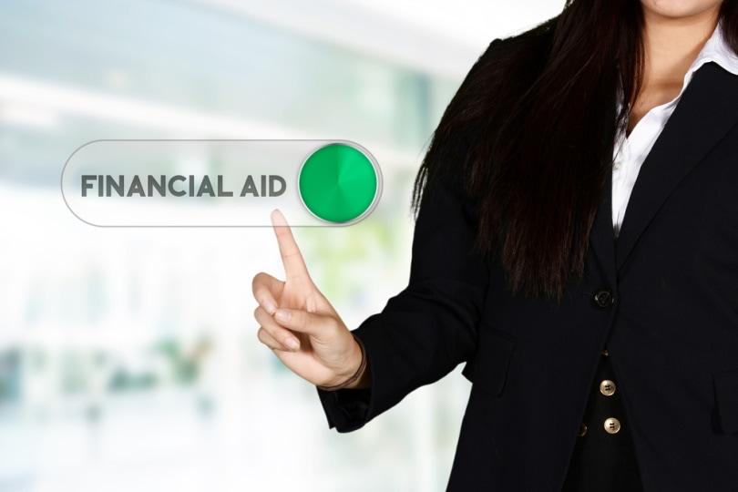 woman getting financial aid