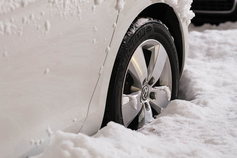 is-front-wheel-drive-good-in-the-snow-types-reasons-faq-house-grail