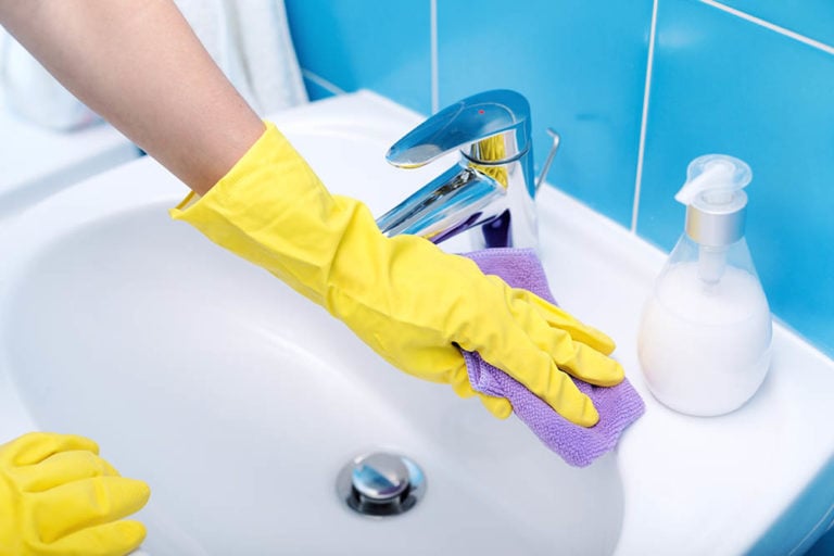 can-you-clean-bathroom-tiles-with-bleach-tips-alternatives-faq