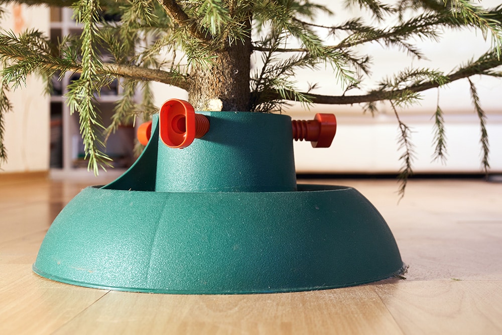 20 Festive DIY Tree Collar Plans You Can Make Today (with Pictures ...