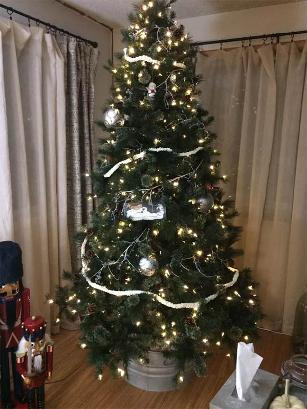 DIY Christmas Tree Collar