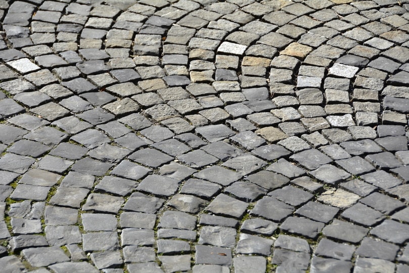 how-much-does-a-cobblestone-driveway-cost-pros-cons-faq-house-grail