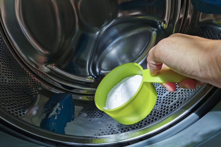 How to Clean a Washing Machine With Vinegar in 7 Simple Steps | House Grail
