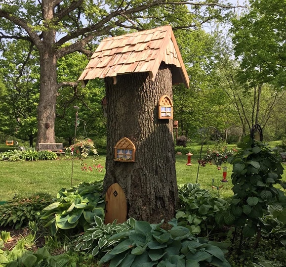 10 DIY Tree Stump Fairy House Plans You Can Make Today (With Pictures ...