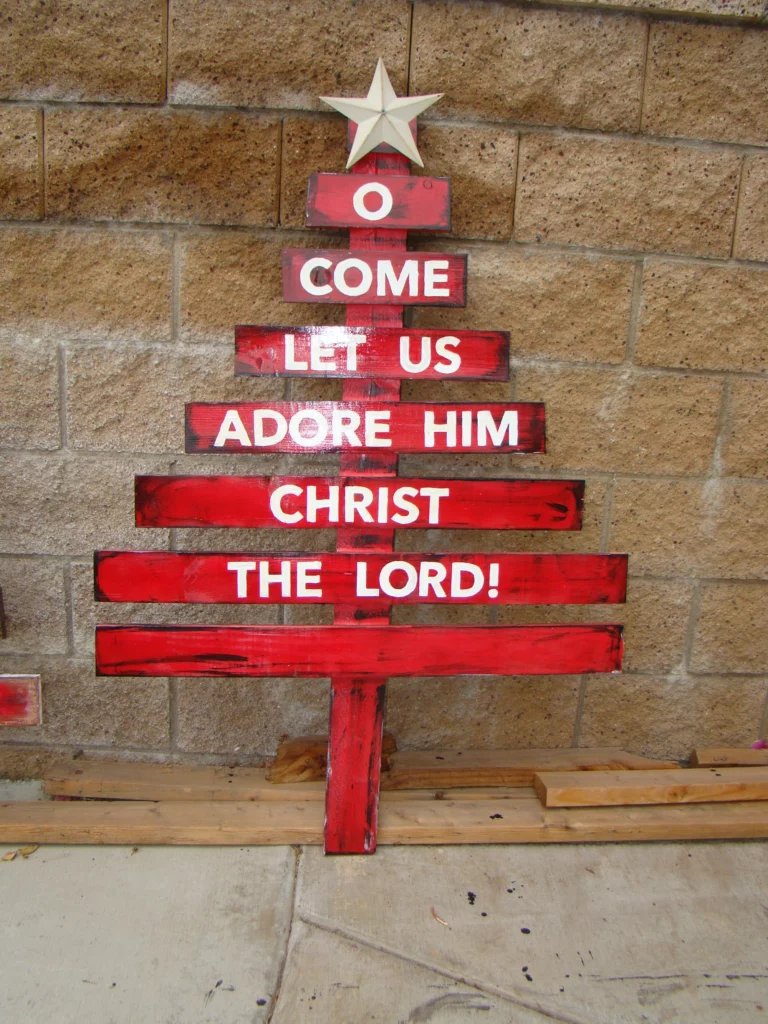 DIY Wood Pallet Christmas Tree