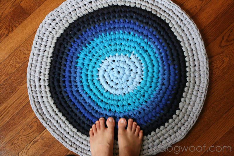 Make a Rug- 1 dog woof