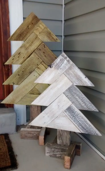 Rustic DIY herringbone Wood Christmas Tree by Remodelaholic