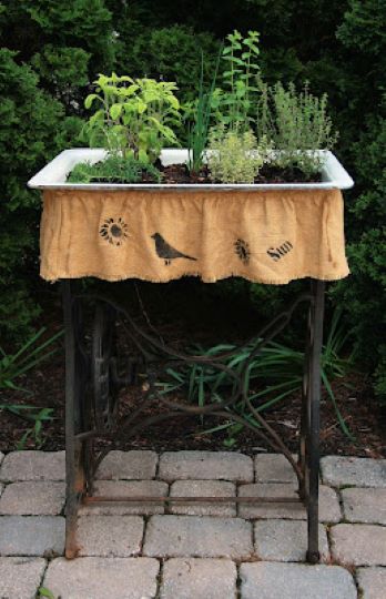 diy sink and sewing base